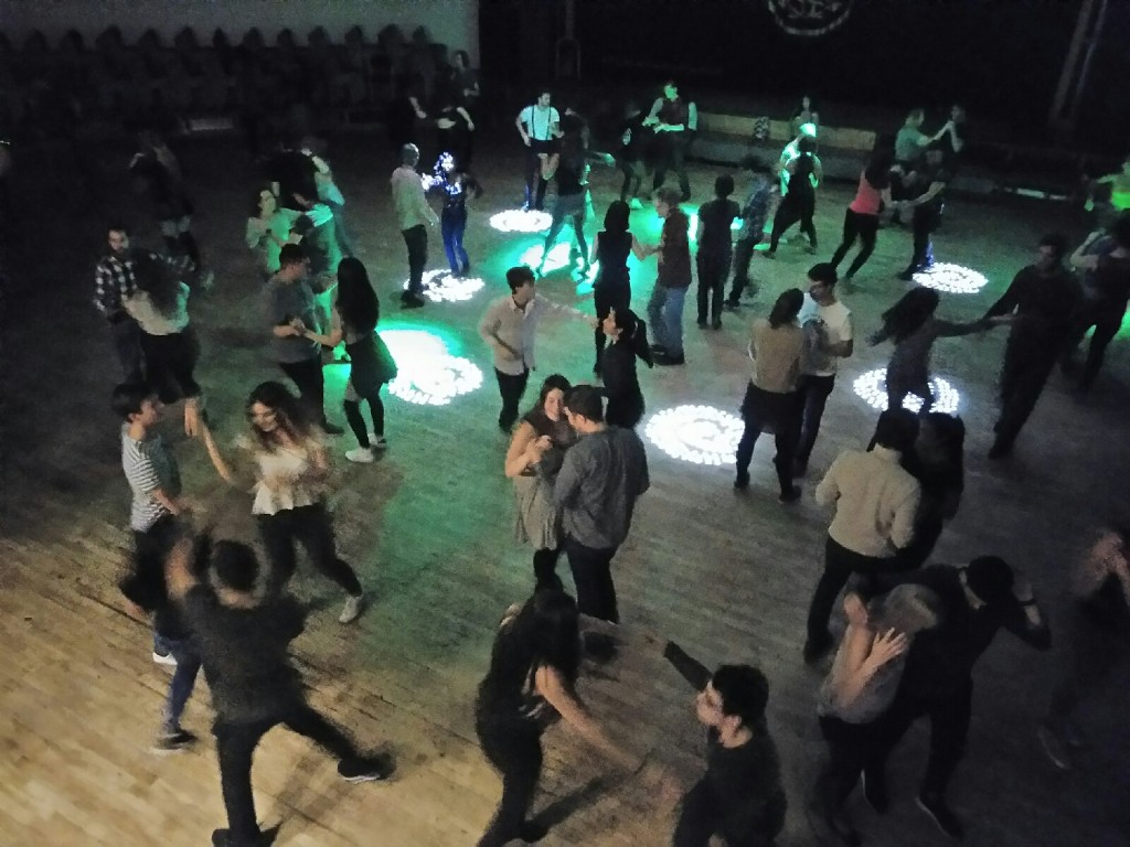 Mixed Social KI